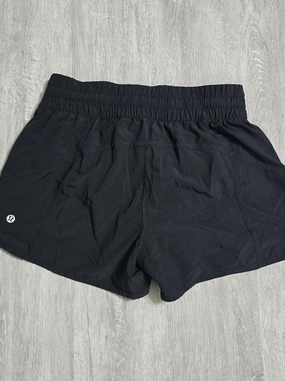 Lululemon Shorts Womens Black Tracker V Running Zip Pocket 4" Active W7AZ2S
